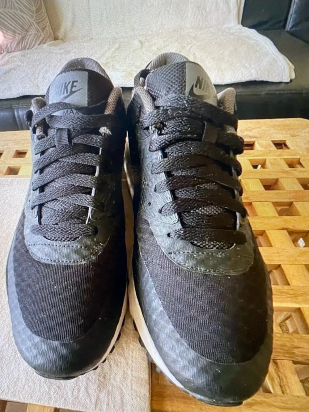 Nike Men’s Black and White Textured Running Sneakers